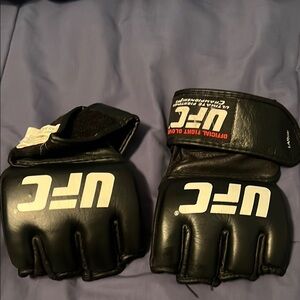 UFC Black Fight Gloves